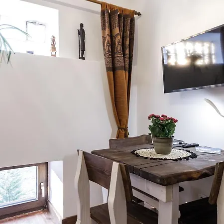 Rezeda Apartman * Szigetmonostor